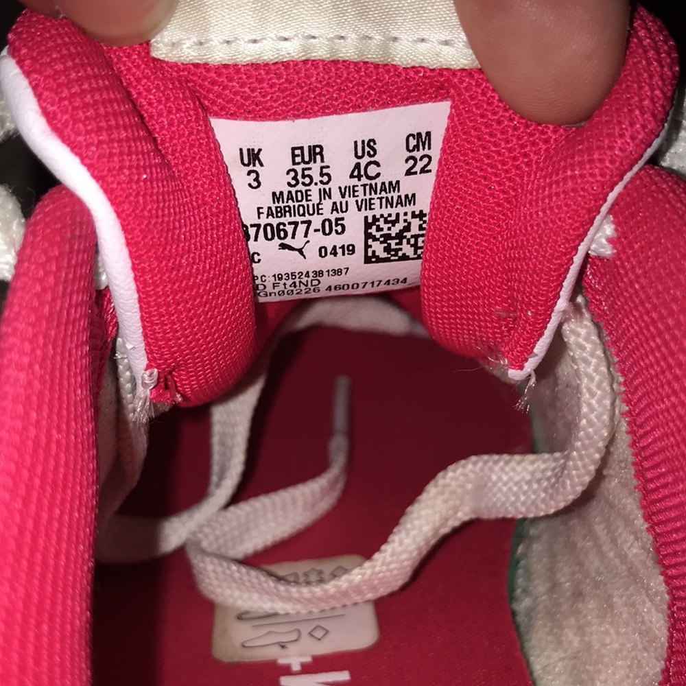 White&pink PUMAS - Picture 6 of 6
